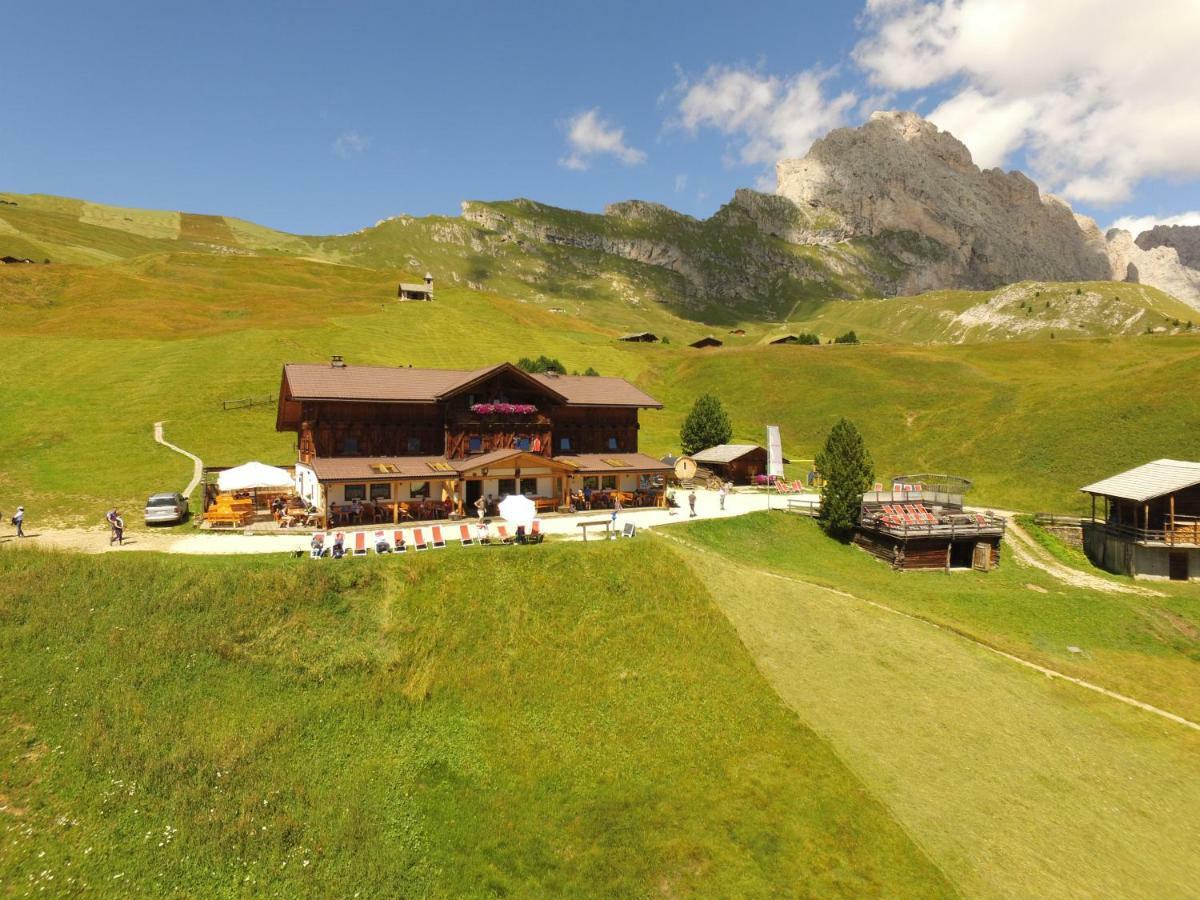 Rifugio Fermeda Hutte Guest House Santa Cristina Val Gardena Exterior photo