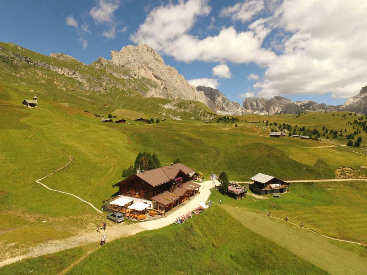 Rifugio Fermeda Hutte Guest House Santa Cristina Val Gardena Exterior photo